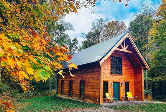 Take a Look at this Ultra-Modern Log Cabin with Luxurious Amenities, Very Comparable to a Mini Villa!