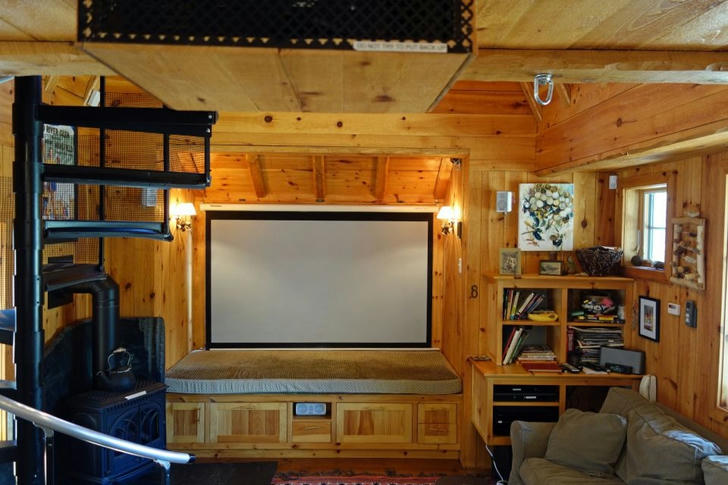 Cabin projection corner