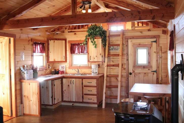 Let's Take A Look Inside this Rustic Log Cabin! It's Very Cozy and ...