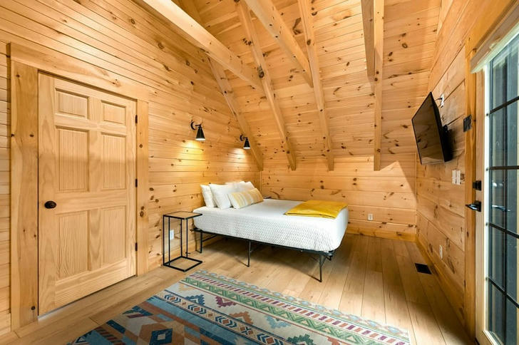 Log cabin bedroom