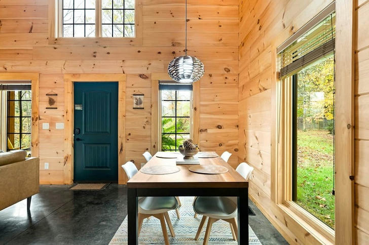 Log cabin dining area